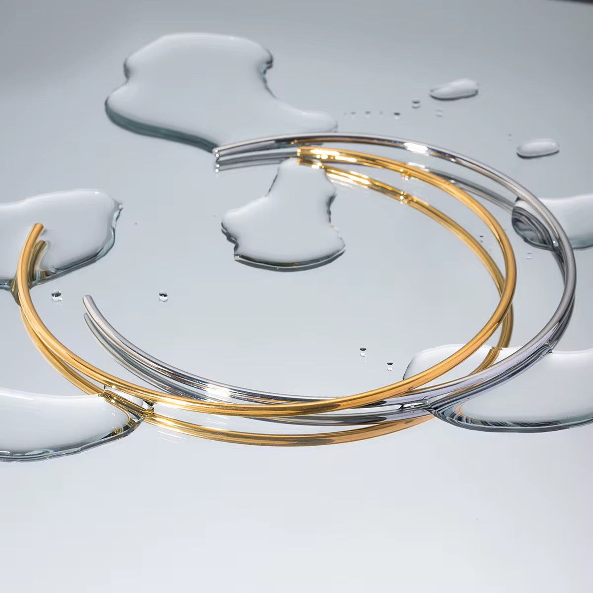 🌙 Luna Luxe – Silver Glow Choker