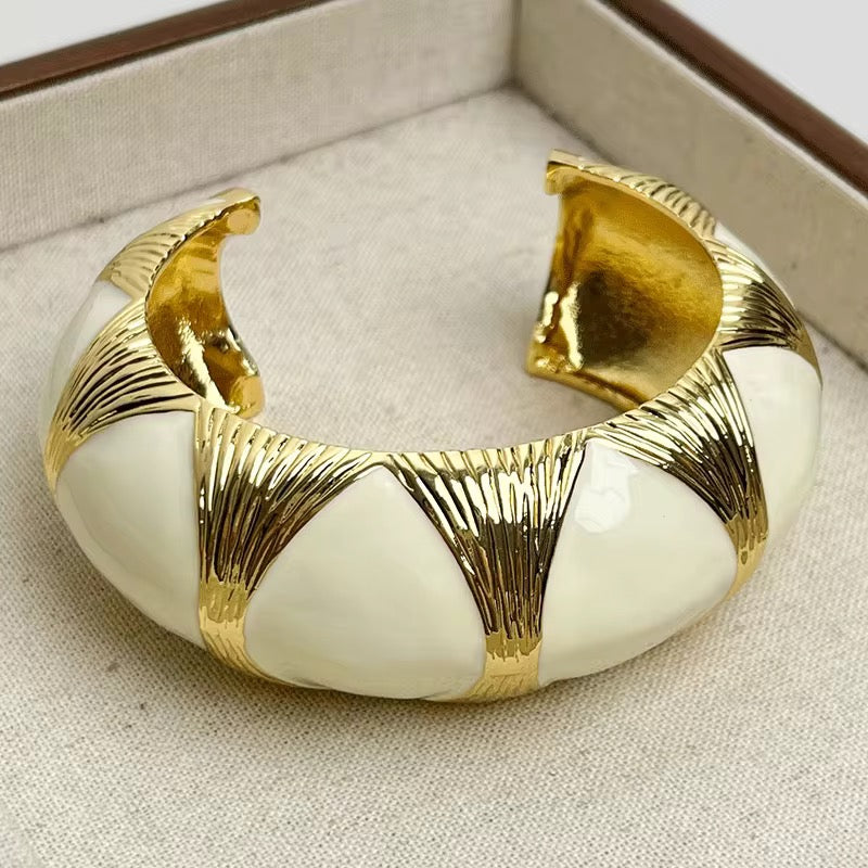 The Lumière Drip Cuff✨