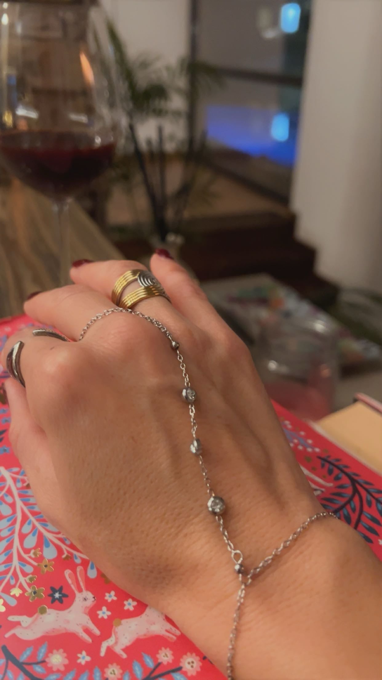 Elaris White Zircon Hand Chain