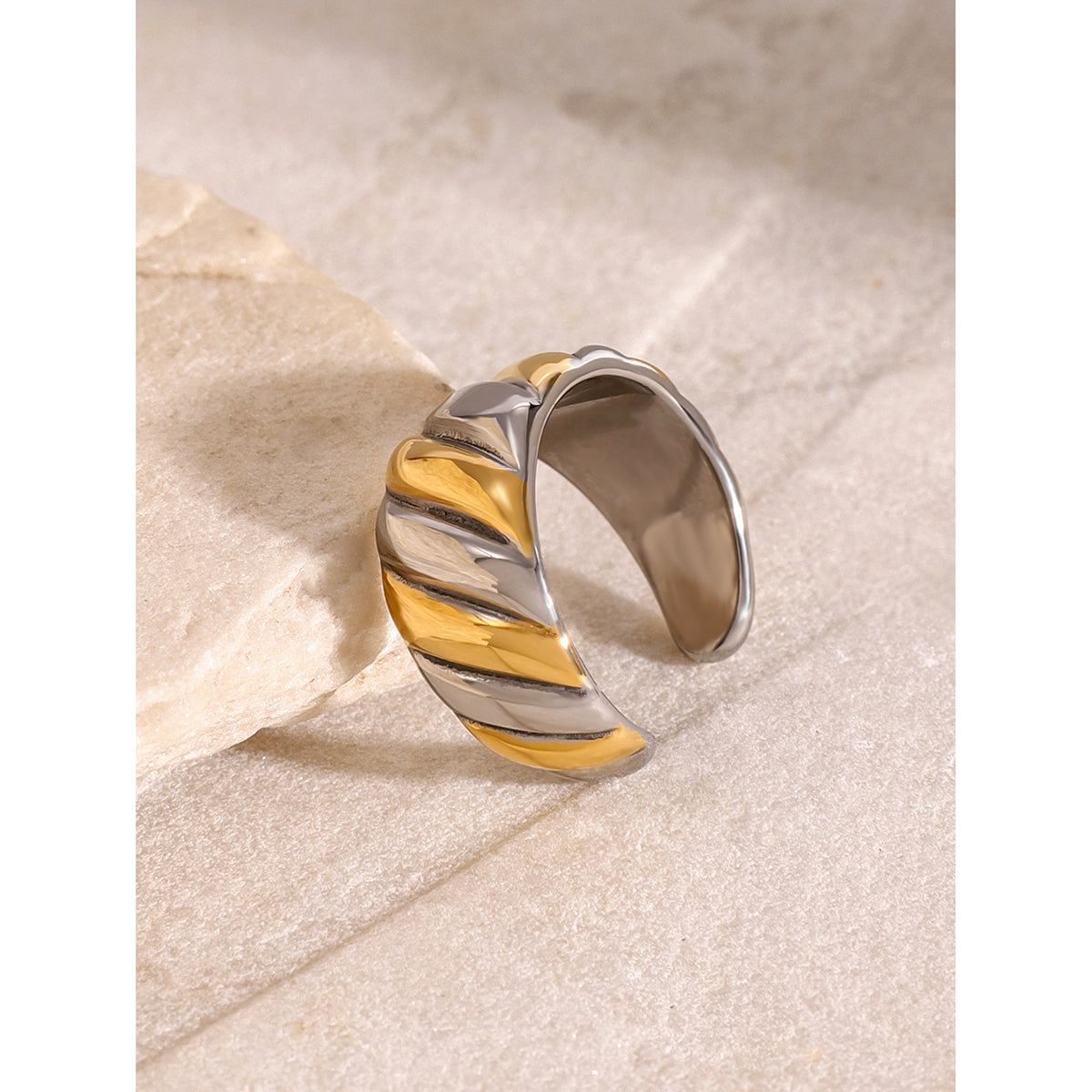 Luxe Helix – Dual-Tone Croissant Twist Ring