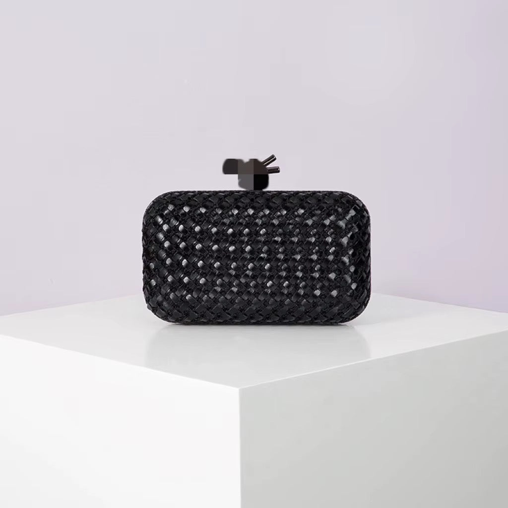 Noir Élégance – Luxury Black Woven Evening Clutch