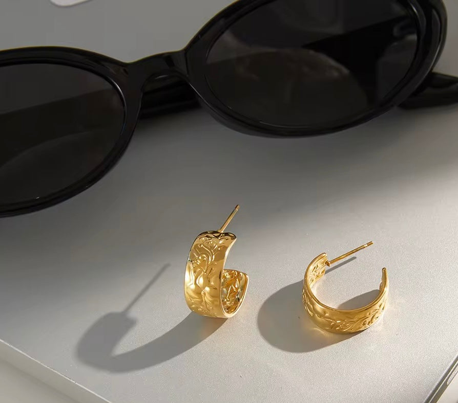 Elysia Hammered Gold Hoops