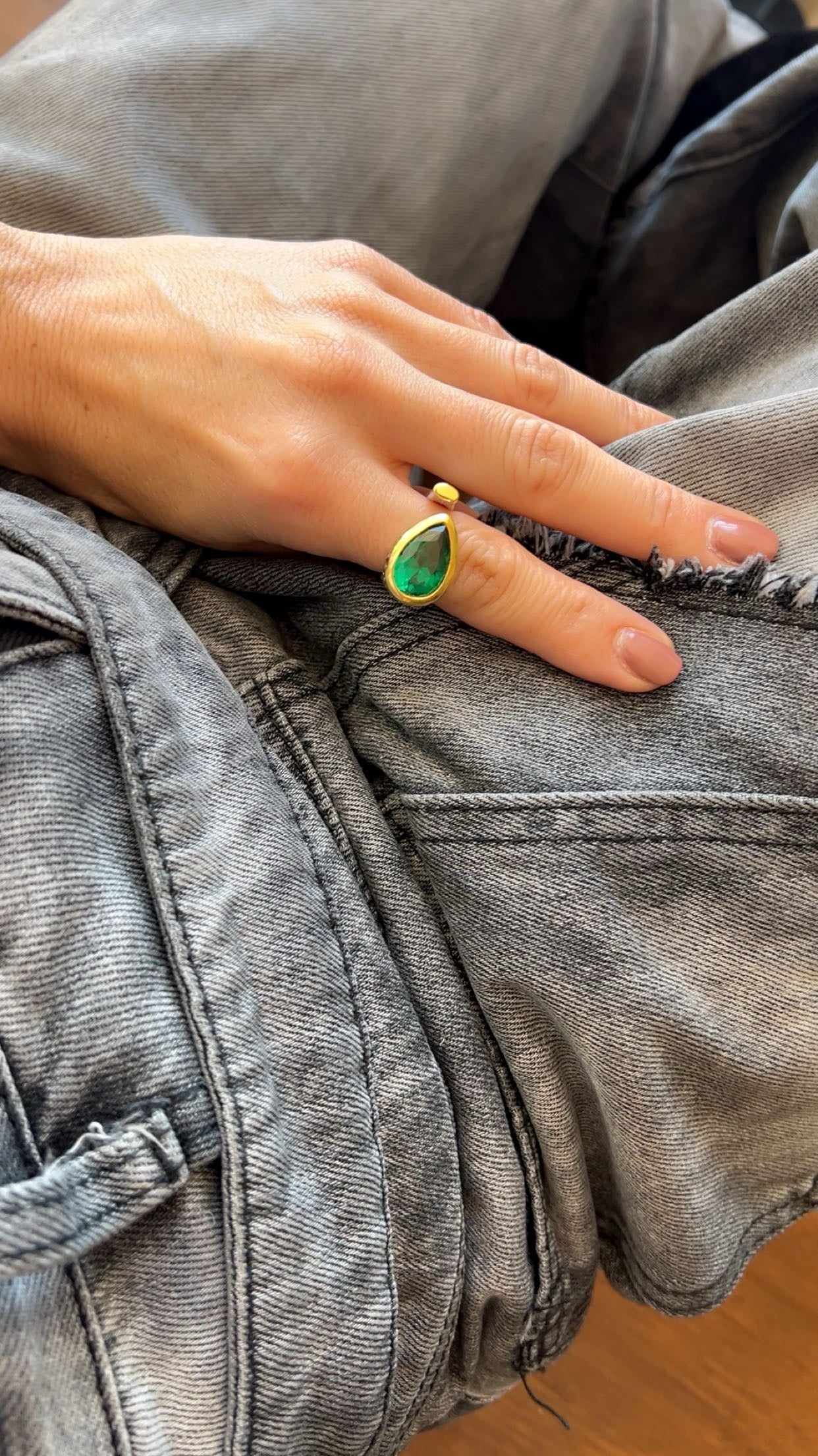 The Deon “Emerald Veil” Ring