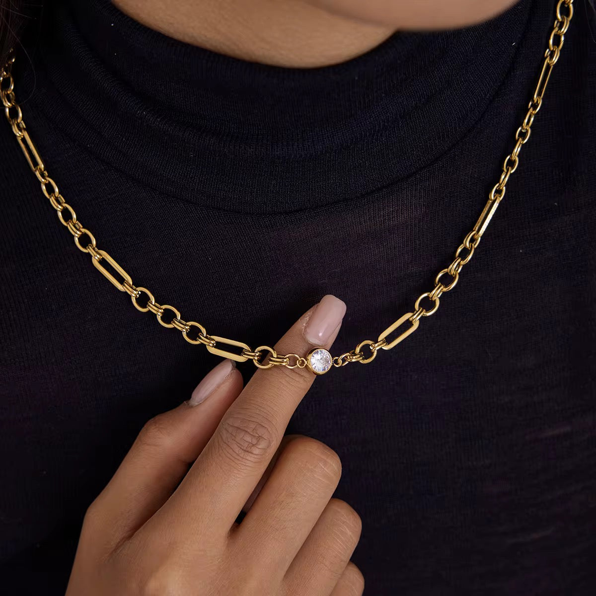 Éclat Blanc Necklace