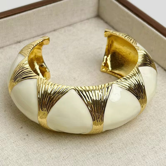 The Lumière Drip Cuff✨