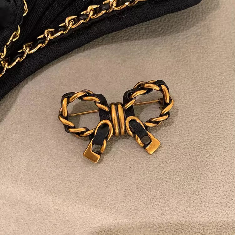 Élise Noir Bow Brooch