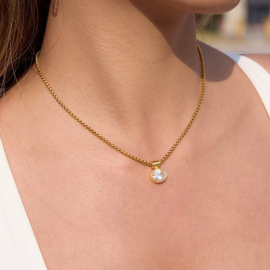 Élan Oval CZ Pendant Necklace
