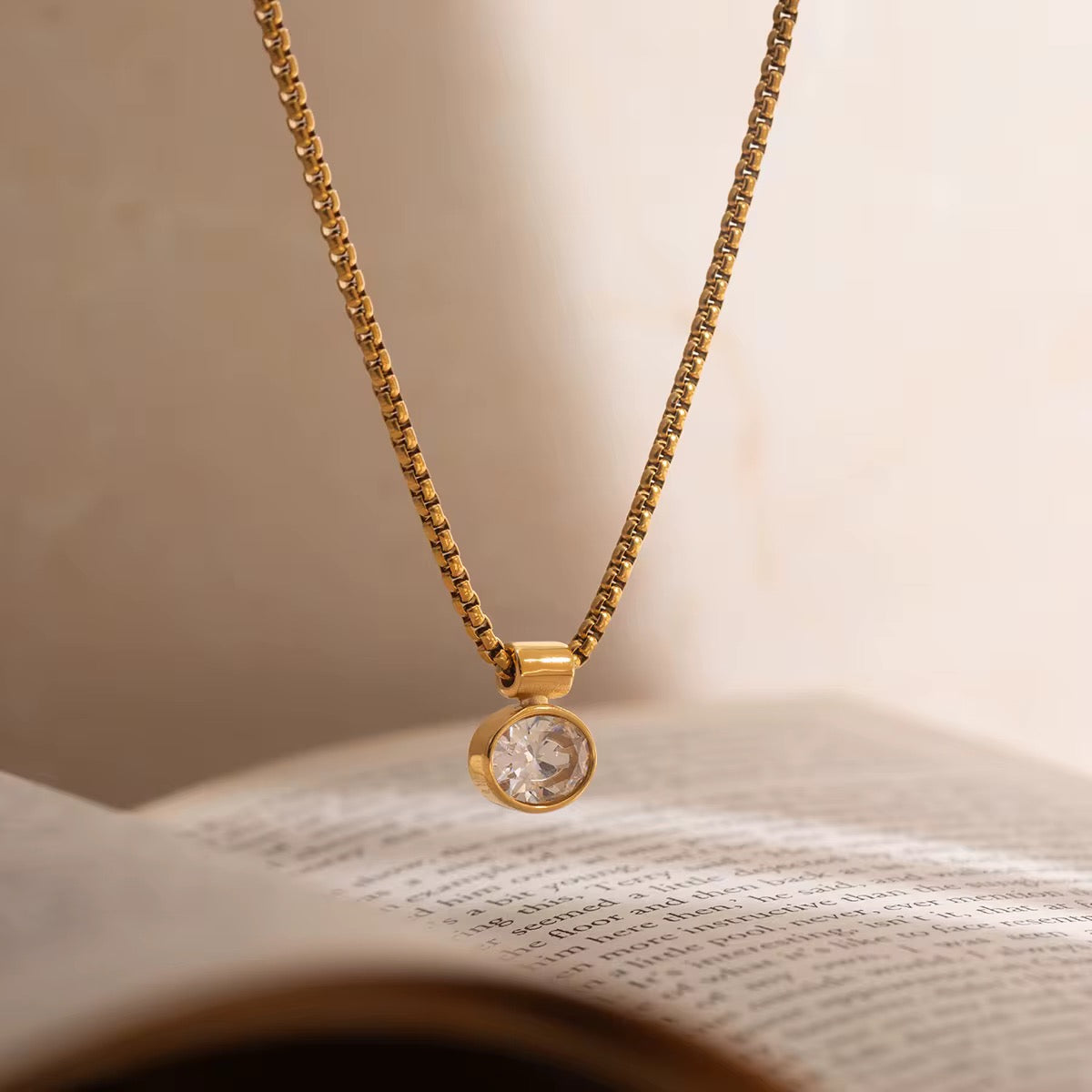 Élan Oval CZ Pendant Necklace