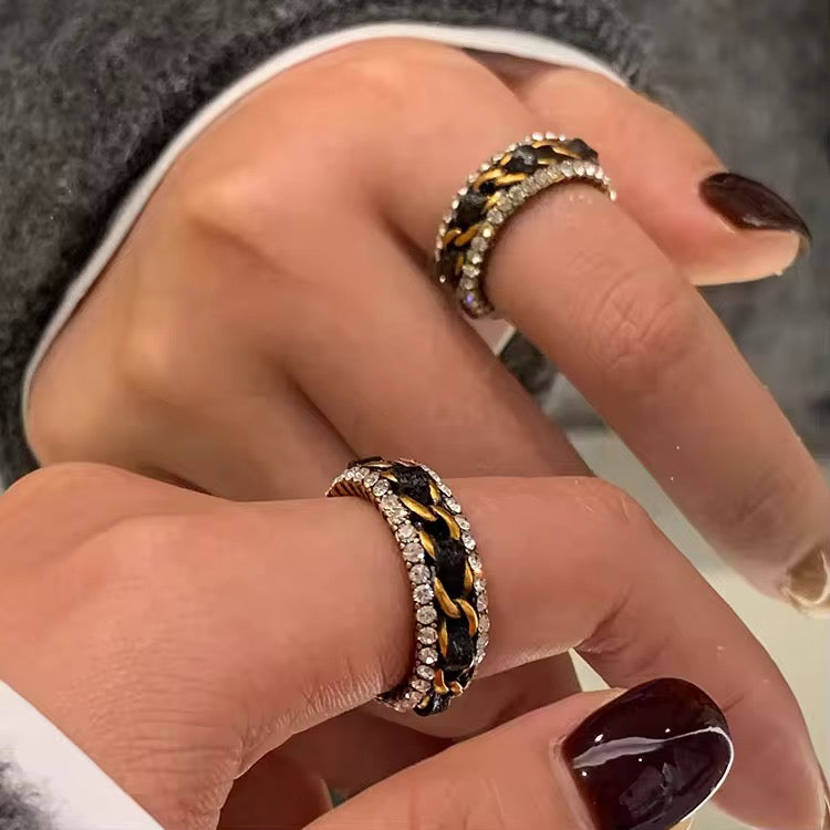 Noir Chain Luxe Zircon Ring