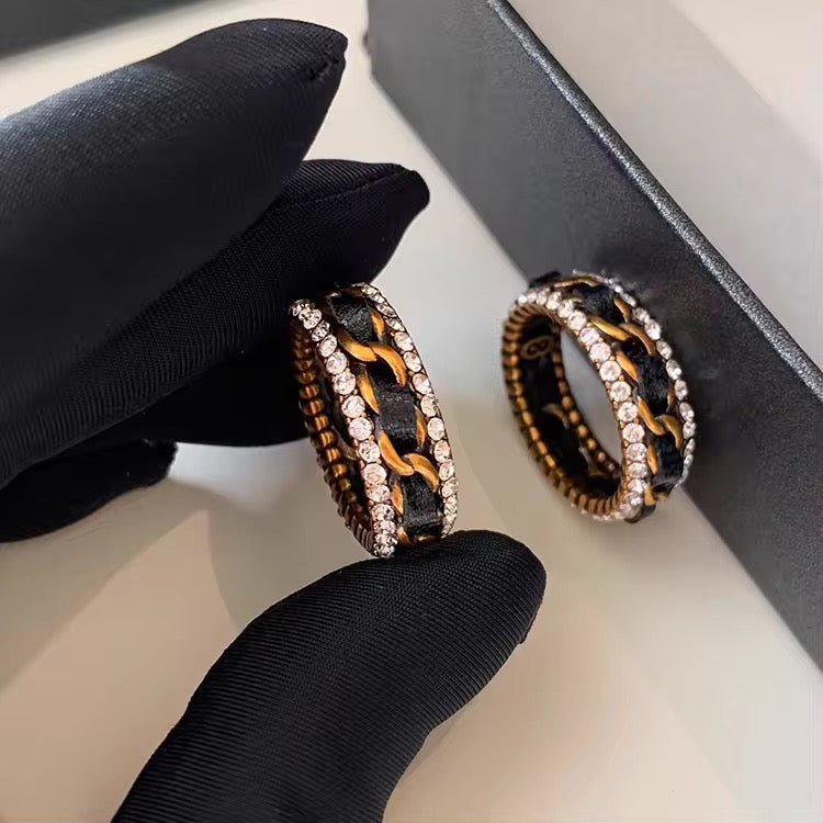 Noir Chain Luxe Zircon Ring