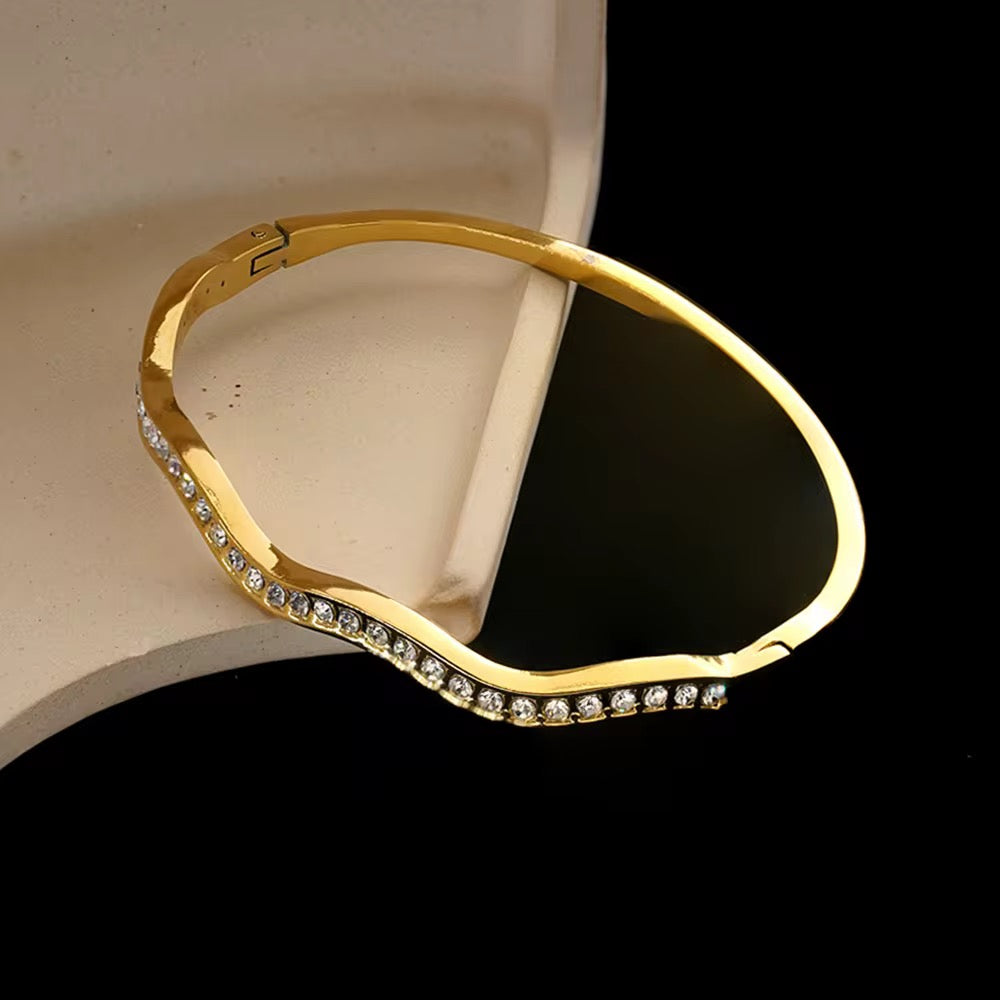 The Serene Curve Open Bangle