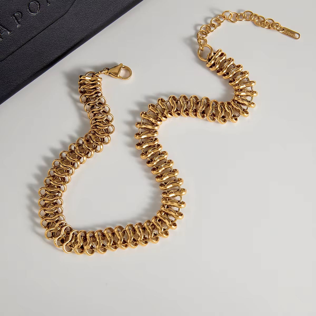 The Infinity Link Choker