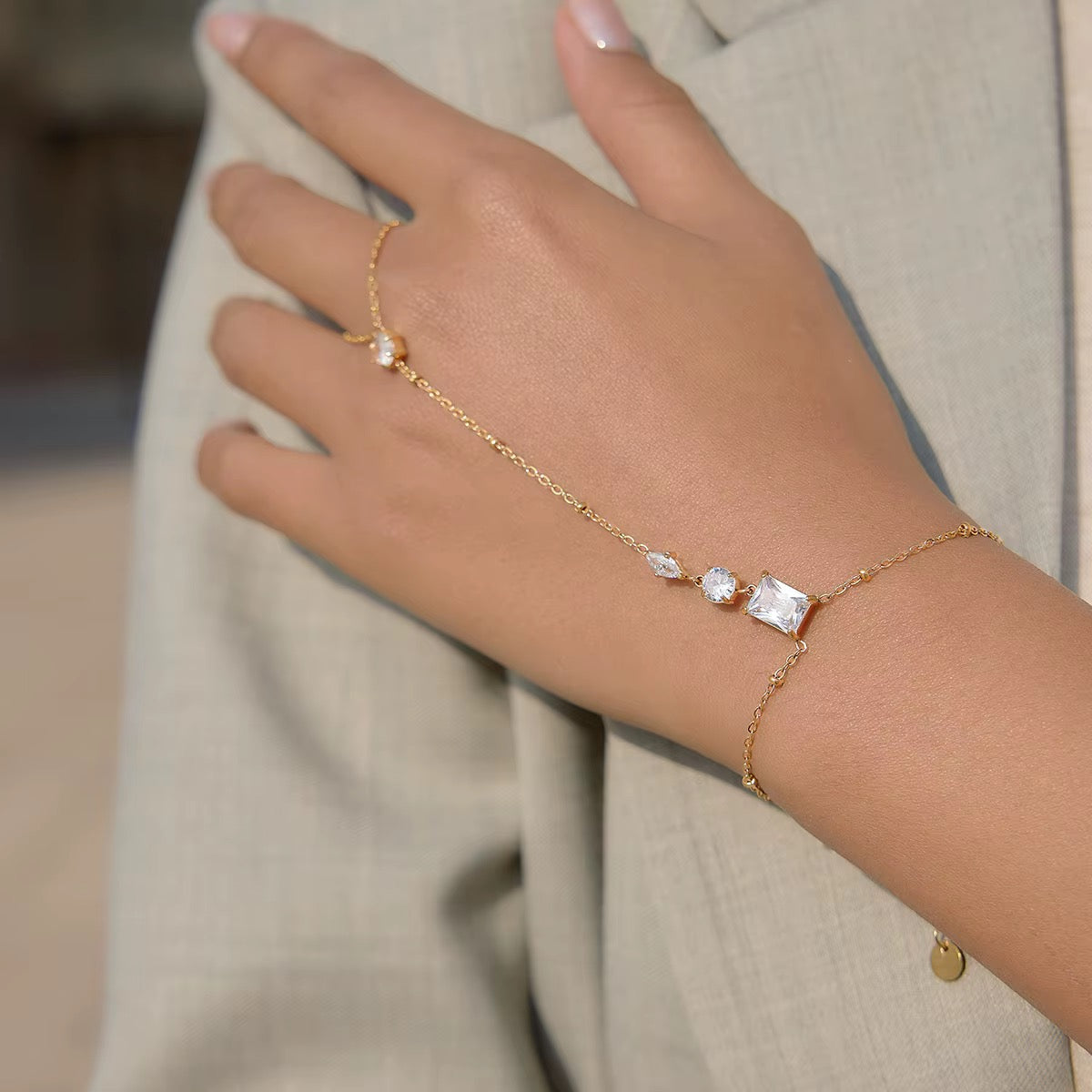 Ariadne hand chain