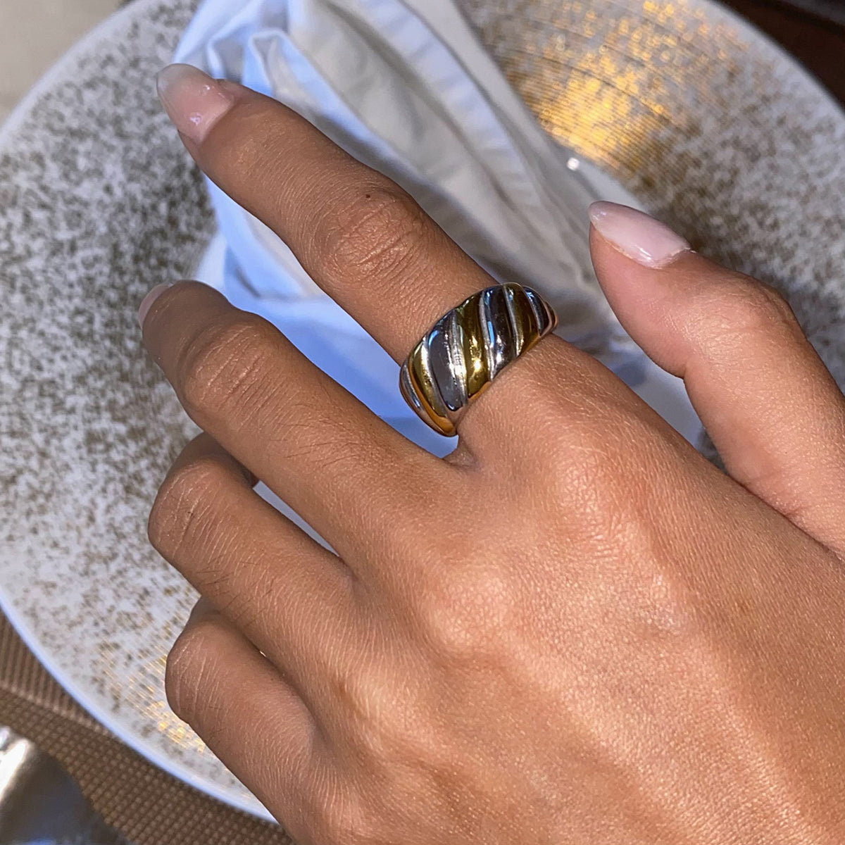 Luxe Helix – Dual-Tone Croissant Twist Ring