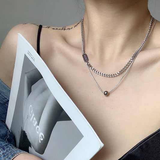 Stainless Steel “MOM” Necklace – Silver-Plated Elegance